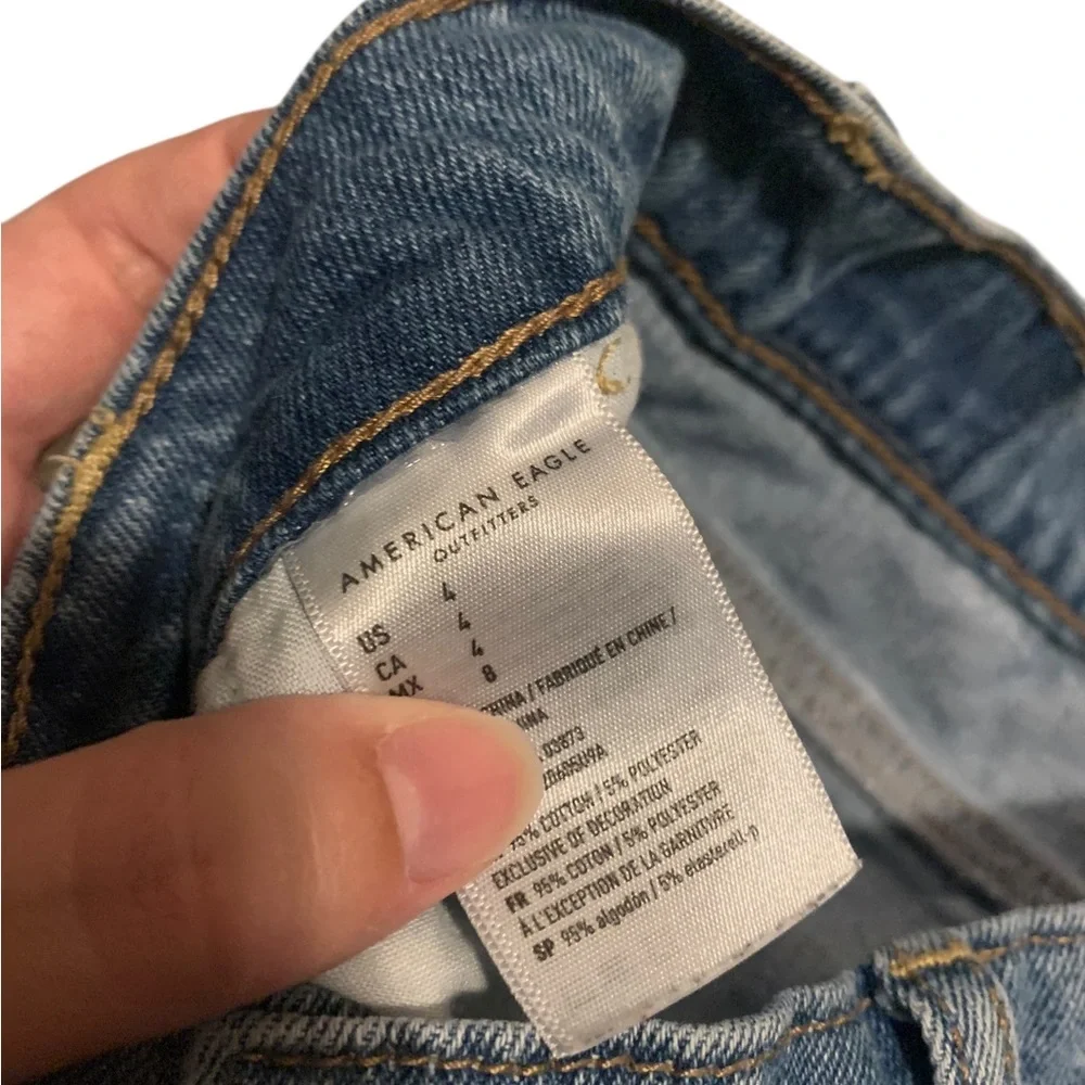 American Eagle High Rise Mom Shorts pleated with cuff at hem size 4 - Picture 5 of 5